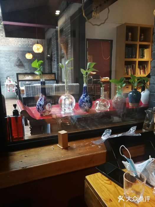 苹果树下艺术餐厅(宋庄店)图片