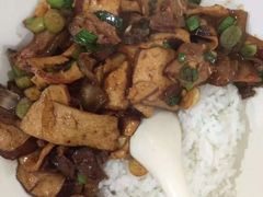 白辣椒酱香干炒肉-德天顺盖码饭(人民西路店)