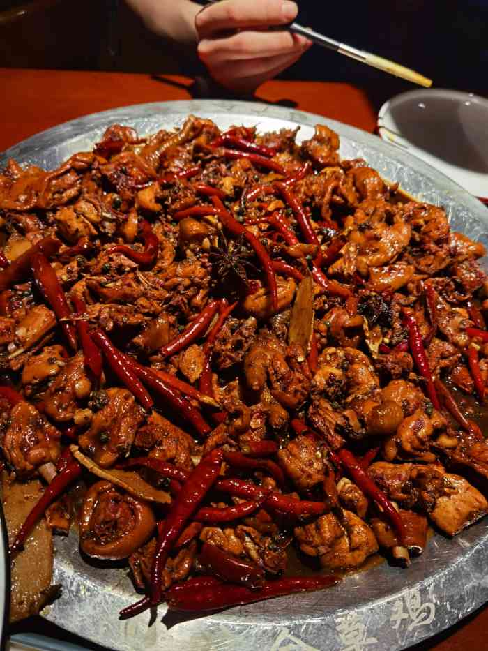 广合草鸡(燕山新居店)-"「广合炒鸡」真的好大一盘哦,不说的话默认.