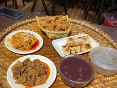 -爆炸头阿姨小四川正宗川味小吃(无任何分店)