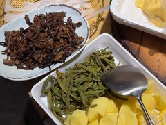 -万里闯关东铁锅炖菜馆(高新旗舰店)