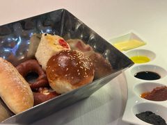 -龙虾酒吧扒房(宁波香格里拉店)