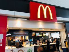门面-麦当劳(郑州东高铁站店)