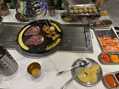 -山野的朋友露营炭火烤肉