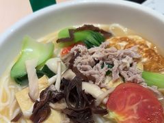 -蒙自源米线大王(东站店)