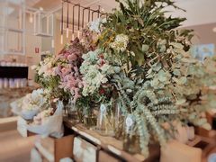 -FLOVIE FLORIST CAFE