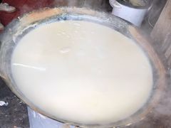 大锅正在煮豆浆-云南大锅豆浆店