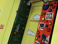 -爱蹦iBOON蹦床运动馆(江汉店)