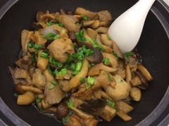 -东豪园林海鲜酒家(南港路辅路店)