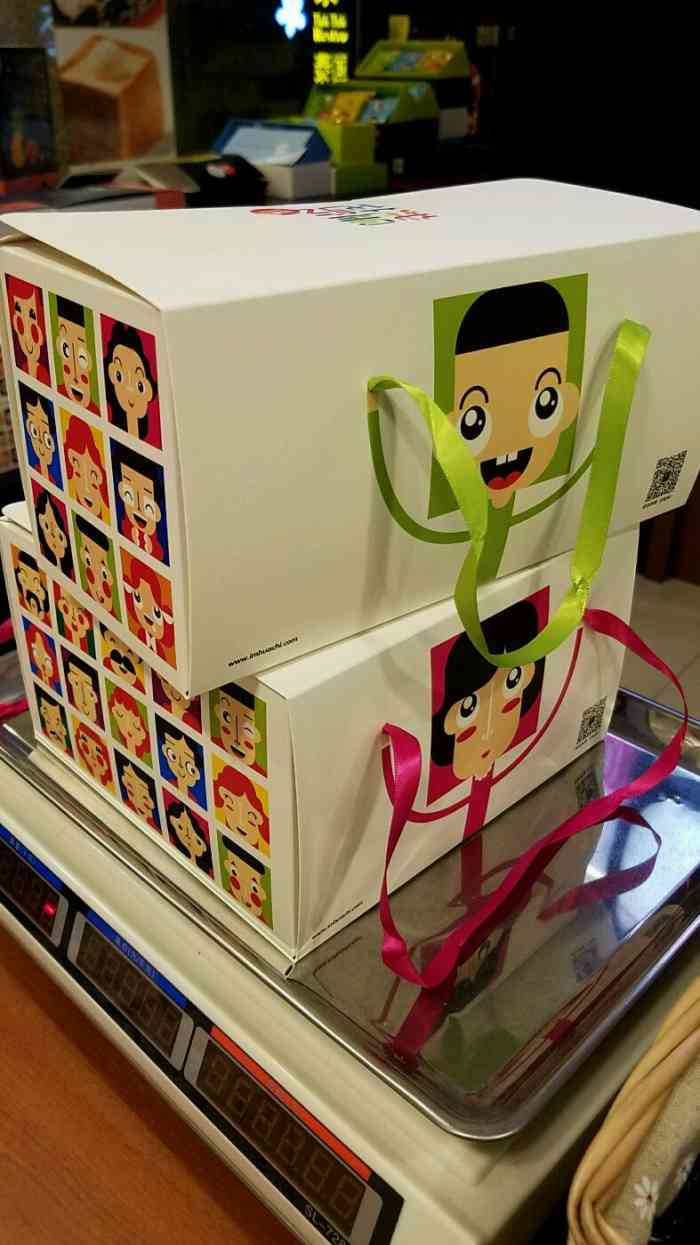 我是花吃(悠唐购物中心店)-"其中味道都买了,老板还送了玫瑰花的曲奇