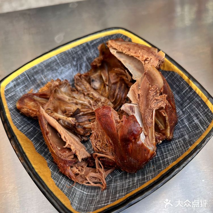 沈阳吃一口炭烤鸡架