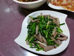 海肠炒韭菜-香满居张记小厨私房菜(青岛站店)