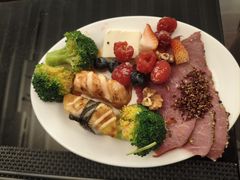 -圣丰索菲特·2 On 988 Café 自助餐厅