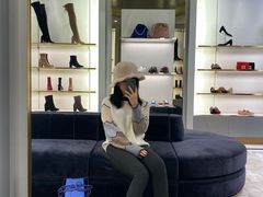 -STUART WEITZMAN(静安嘉里中心店)