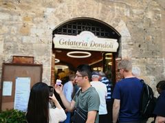 -Gelateria Dondoli