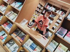 -新华文创·光的空间