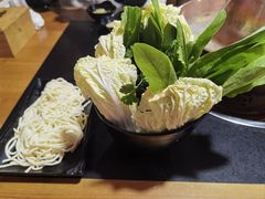 -果松木炭酸菜铜火锅·外婆参鸡汤