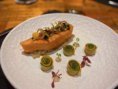 香煎三文鱼配番茄莎莎-AZUL by FUEL蓝色·法式酒馆(琶醍店)