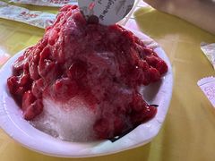鲜奶草莓刨冰-二斗栗子(黄河道店)