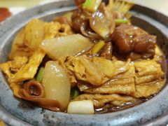 支竹萝卜牛腩煲-香港新发烧腊茶餐厅(万象店)
