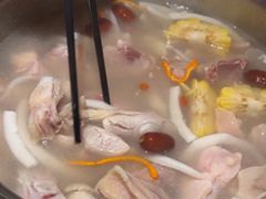 -喃喃椰·糟粕醋·椰子鸡火锅(七堡花园店)