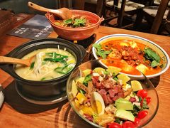 -云海肴·汽锅鸡·云南菜(天山百盛优客店)