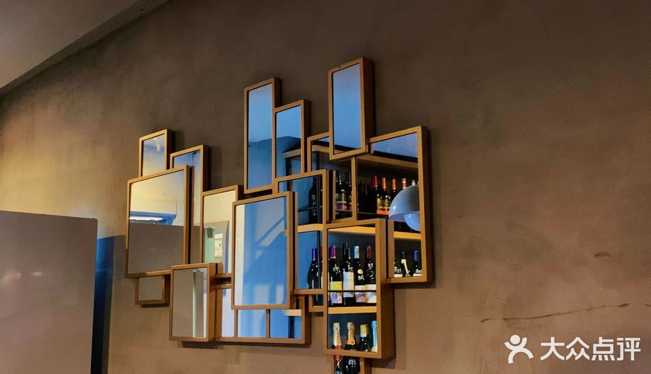 梧桐树下的宝藏小酒馆🥂