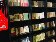 -钟书阁(松江泰晤士小镇店)