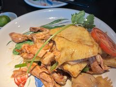 -大头虾越式风味餐厅(光明广场店)