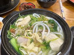 -丽虹云南过桥米线(兴工街店)