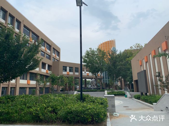 山东省青岛第二中学(江西路分校)图片