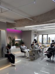 -宫铭烫发染发接发店