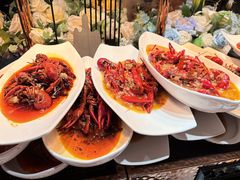 -雍容荟帝王蟹活龙虾展台自助(IFS黑金店)