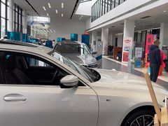 -上海宝信宝马4S店