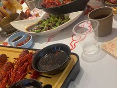 -肥肥虾庄·金牌油焖大虾(汉口城市广场店)