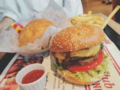 -The Habit Burger Grill 哈比特汉堡(复兴soho店)