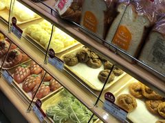 面包甜点陈列柜-山崎面包(苏州中心店)