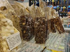 -VENCHI 闻绮(上海佛罗伦萨小镇店)