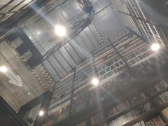 -钟书阁(群光广场店)