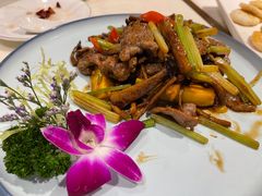 香芒茶树菇炒牛肉-西酒时光(恒福店)