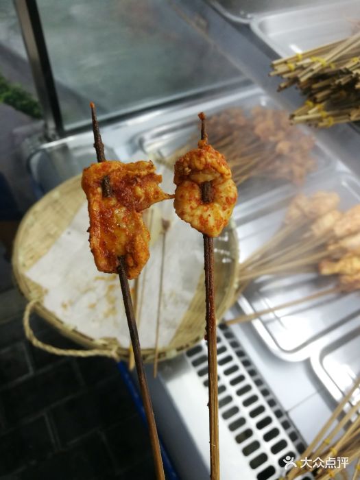 马路边边串串香鸡皮图片 - 第1张