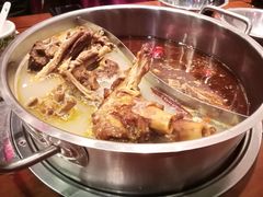 -亿诣蝎府炸酱面羊蝎子火锅(酷车小镇店)