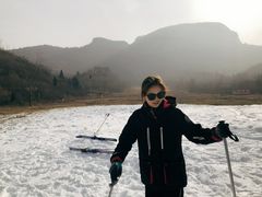 -济南卧虎山滑雪场