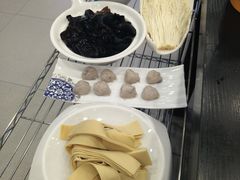 -楼外楼大刀肉传统火锅(西安大路店)