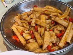 -昱龙大盆牛蛙馆(三兴街总店)