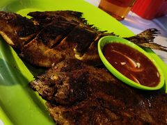 -明记烧鱼美味店