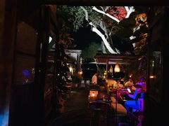 -城墙外BAR