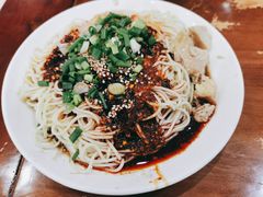鸡丝凉面-胡成记口蘑龙眼包子(盐道街店)