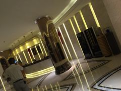 -榕树下海鲜馆(坪山路店)
