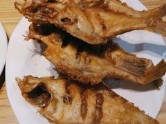 炸偏口鱼-方城小吃店